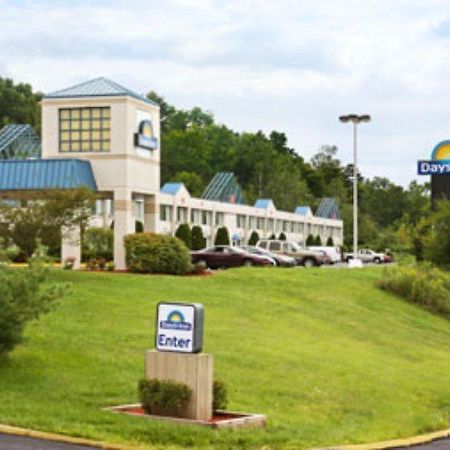 Days Inn Port Jervis Eksteriør billede